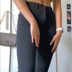 black skinny jeans